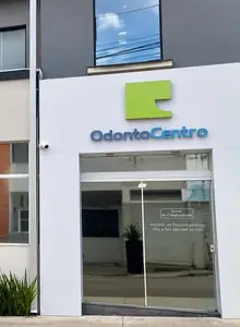 Fachada da OdontoCentro no centro de Botucatu
