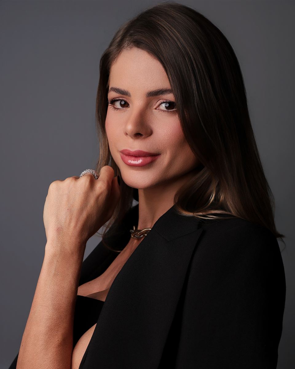 Retrato de Ana Tavares, trader e investidora, professora do Trader do Zero