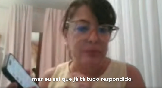 Cliente SellFlux relatando em vídeo como a IA responde os clientes da loja